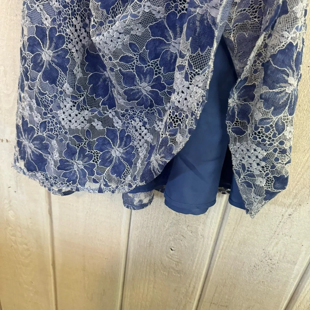 BB Dakota Size 2 V-Neck Blue Lace Dress - Picture 4 of 11